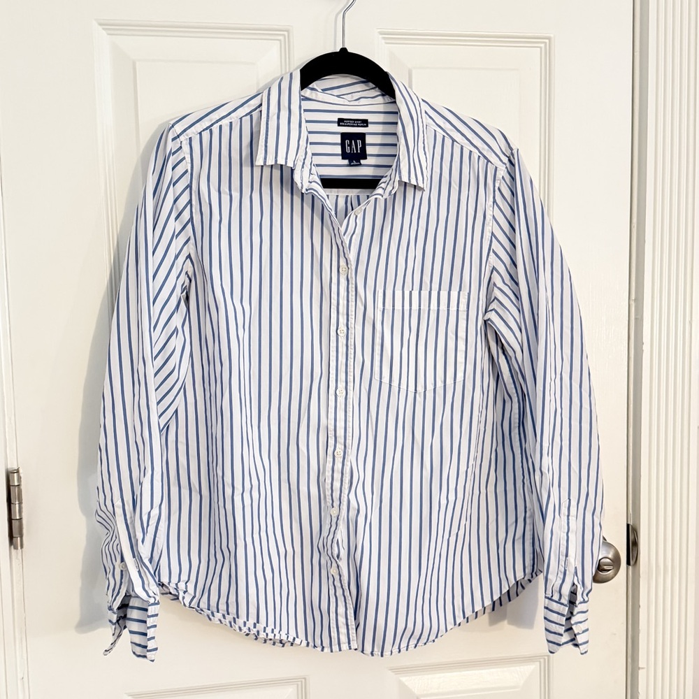 Gap Blue and White Stripe Button Down Shirt